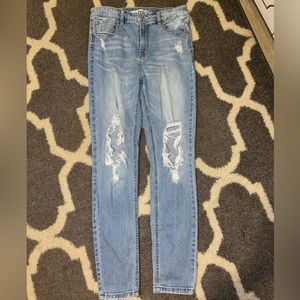 Ripped skinny jeans